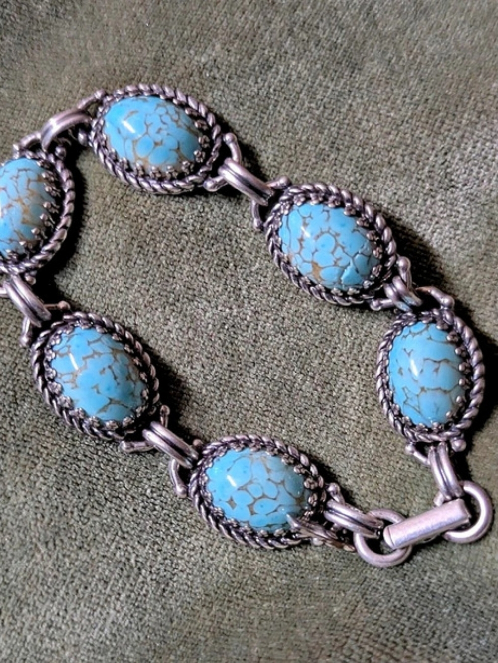 MONET Turquoise Like Link Bracelet Blue